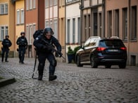 Hier erfährst du, wie du in einer Notlage richtig reagierst und sicher aus deiner Wohnung kommst, ohne in Panik zu geraten.