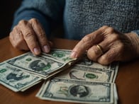 Finde heraus, wie du trotz stagnierender Zahlungen im Alter finanziell fit bleibst und für deine Zukunft vorsorgen kannst.